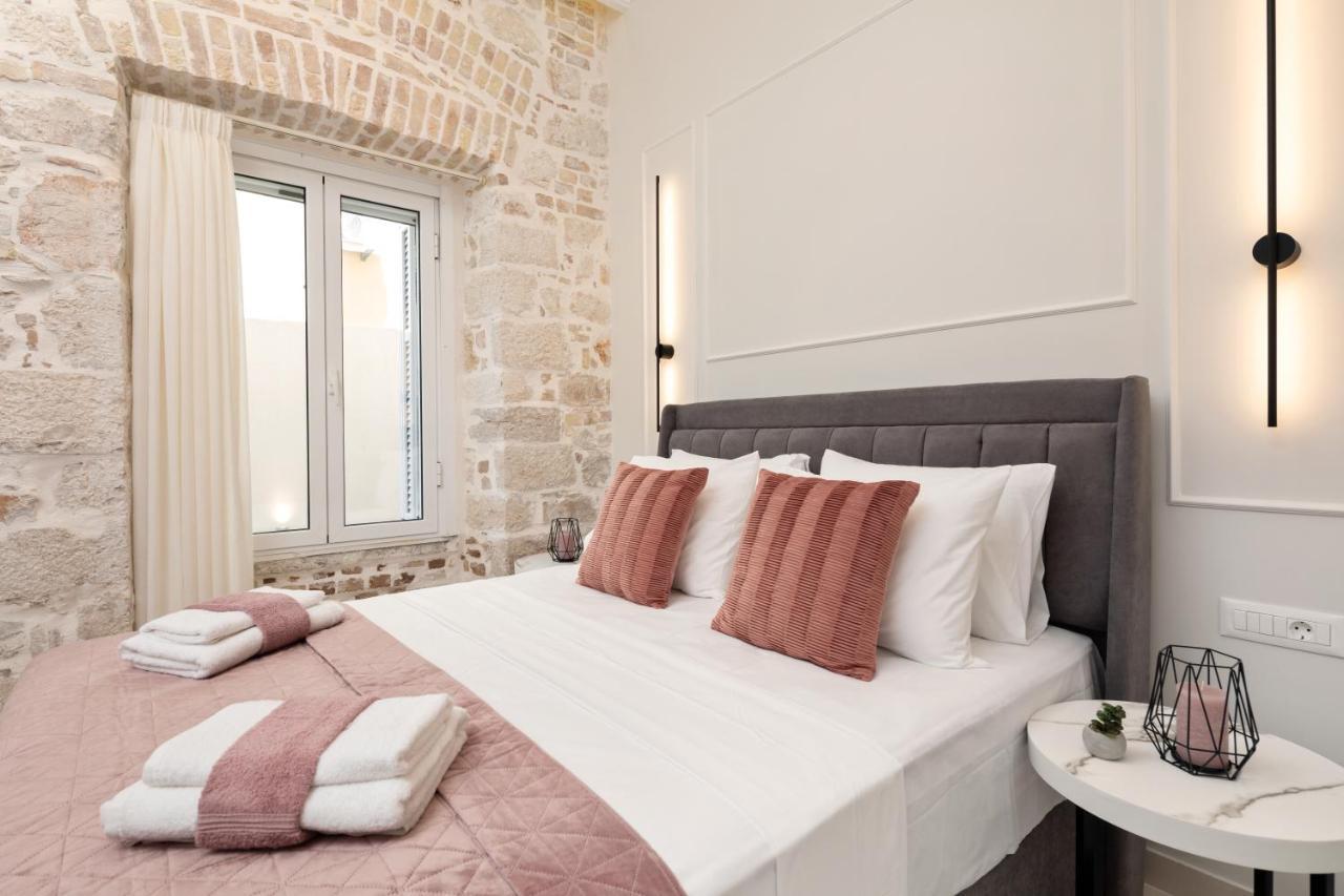 Modern-Vintage Old Town Suites Corfu  外观 照片