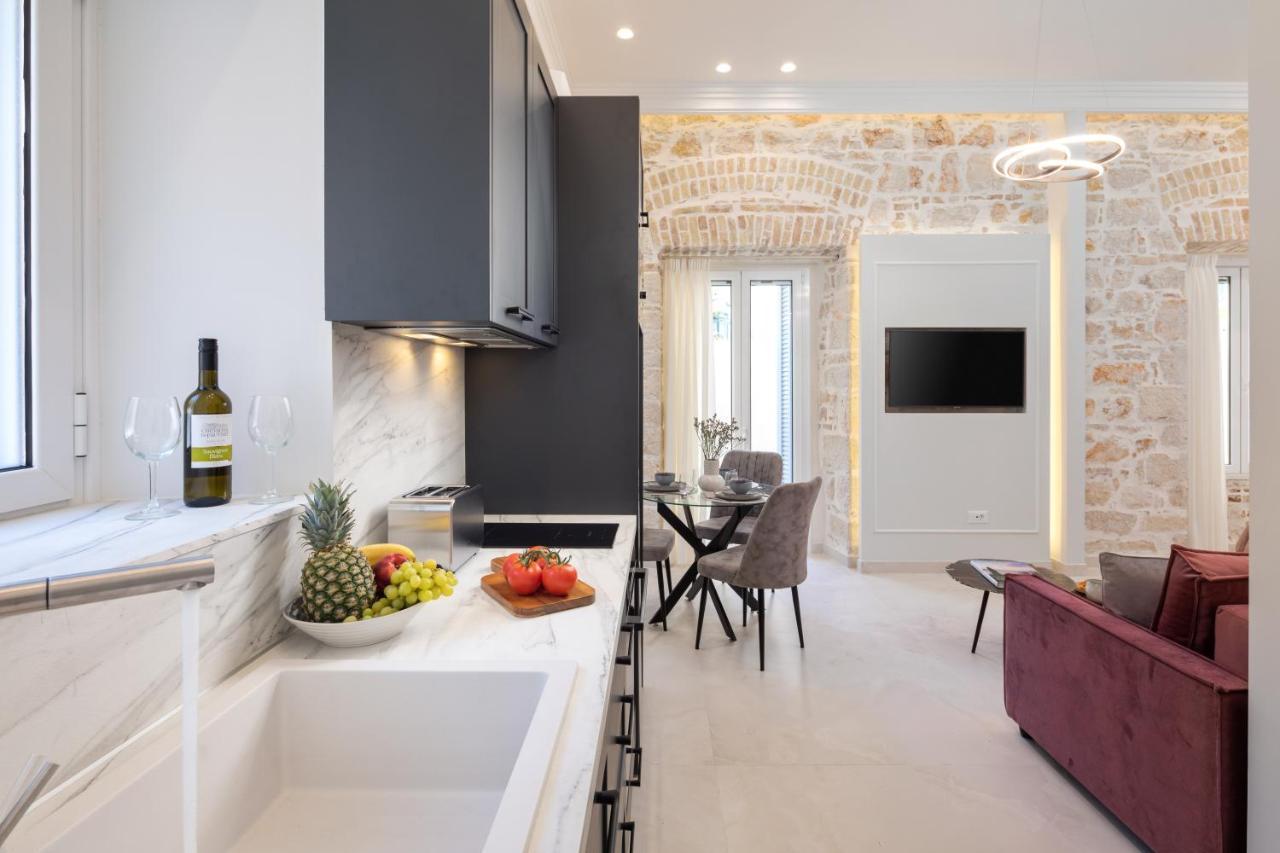 Modern-Vintage Old Town Suites Corfu  外观 照片