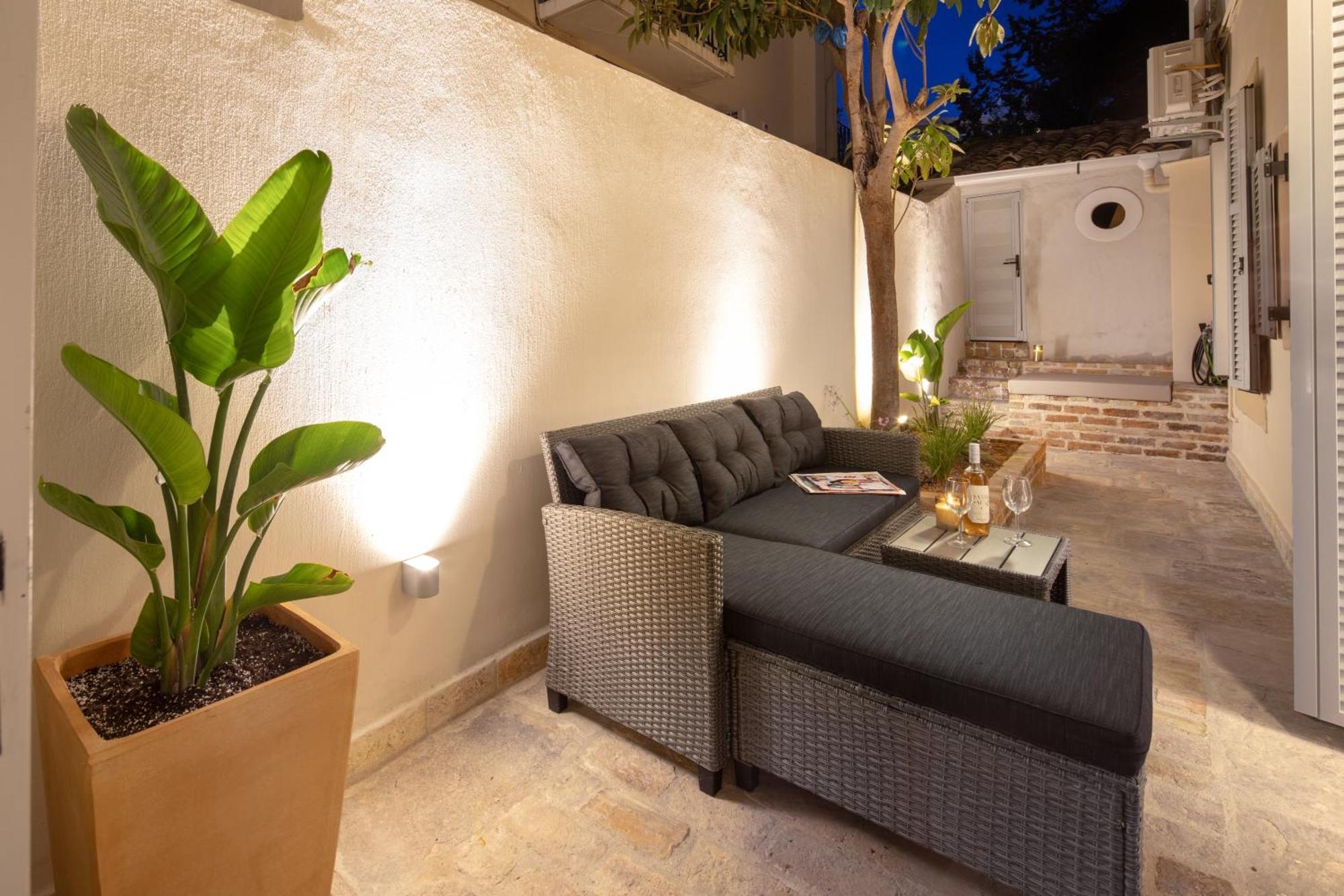 Modern-Vintage Old Town Suites Corfu  外观 照片