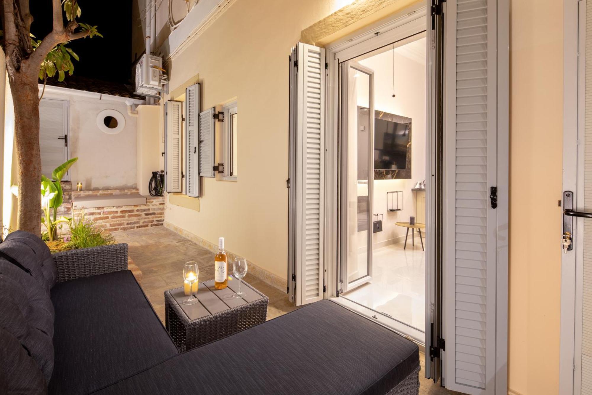 Modern-Vintage Old Town Suites Corfu  外观 照片