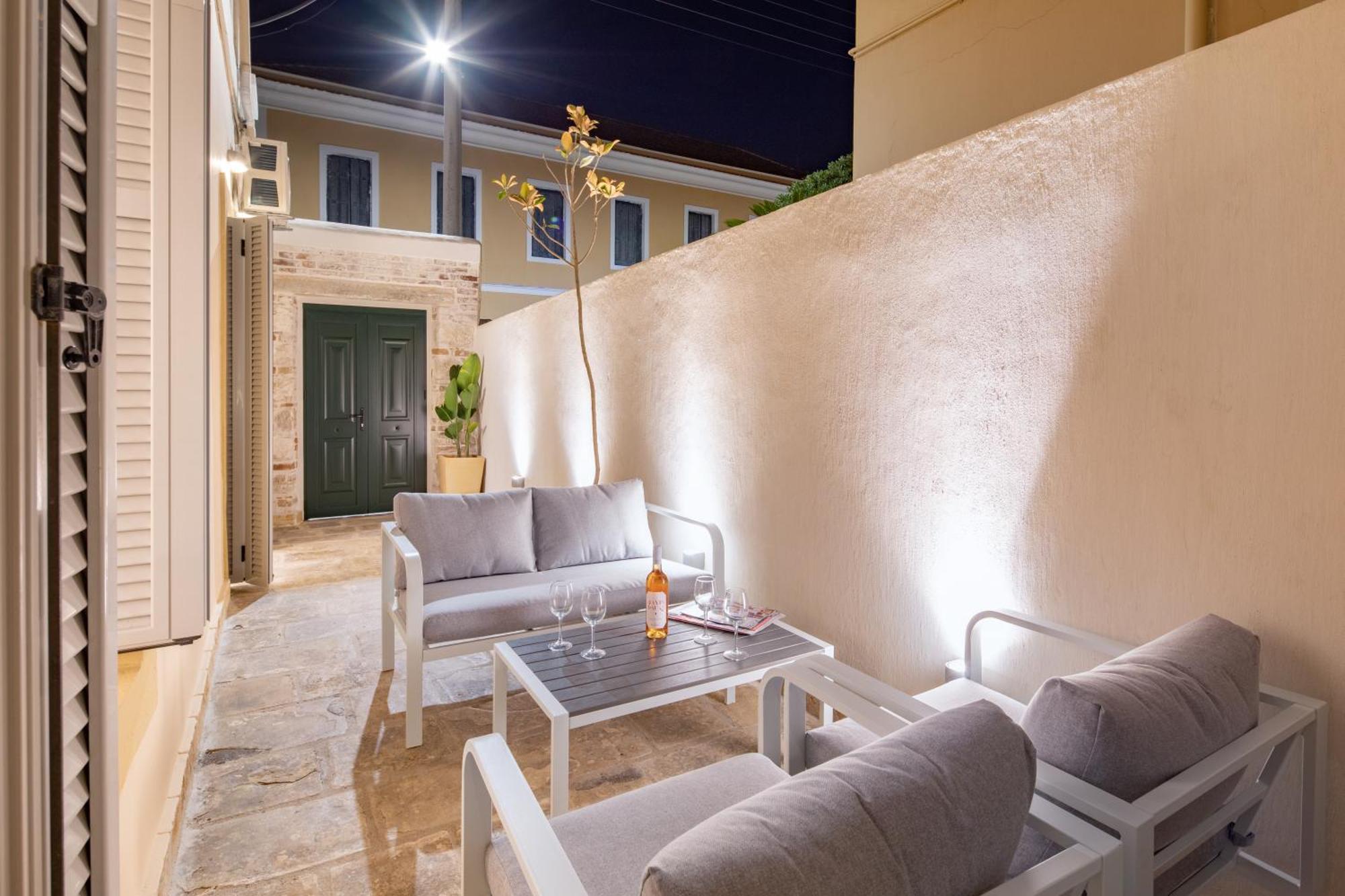 Modern-Vintage Old Town Suites Corfu  外观 照片